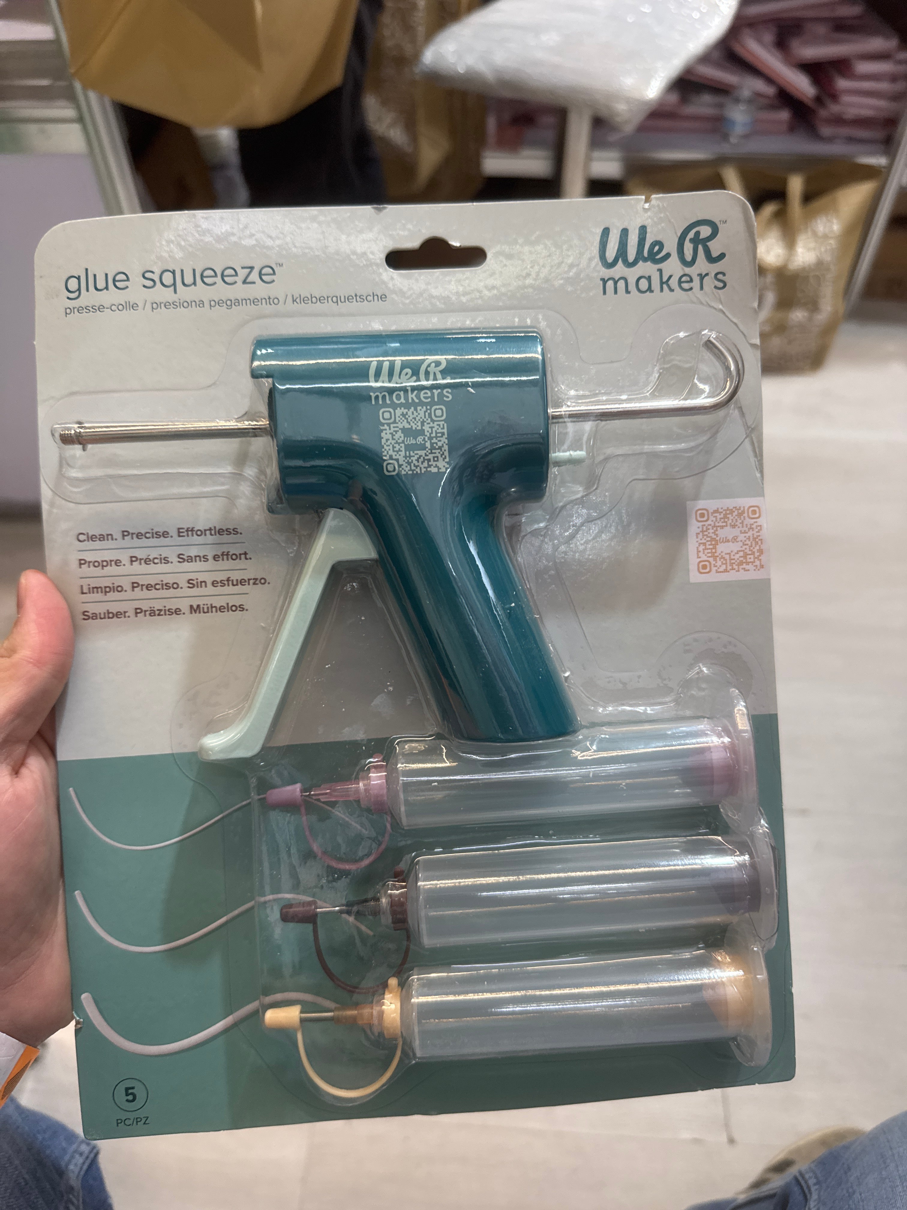 Glue squeeze we’r